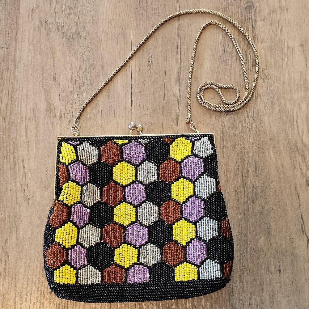 Vintage Beaded Honeycomb Pattern Kisslock Purse Made in Hong Kong